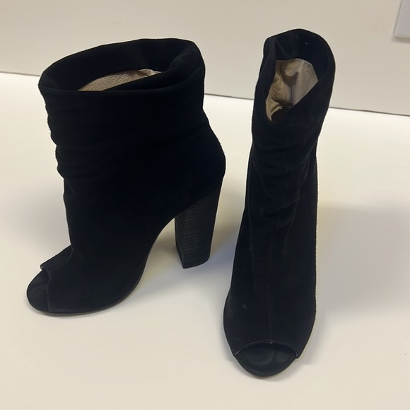 Kristin Cavallari Chinese Laundry Laurel Black Suede Peep Toe Booties. Size 6.5. - Picture 7 of 10